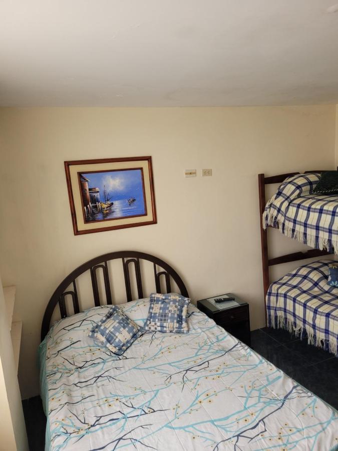 Hostal Haziel Salinas  Buitenkant foto