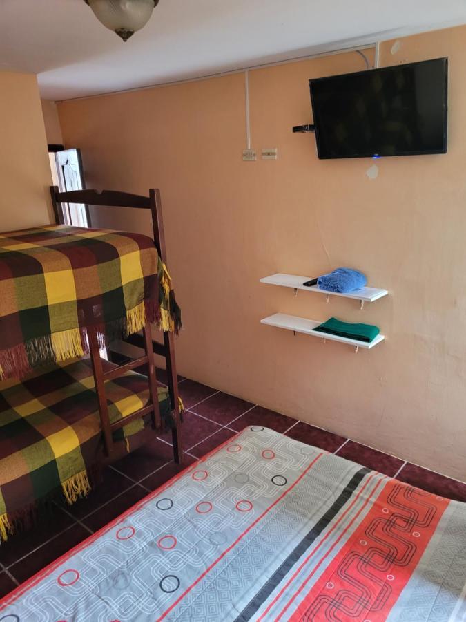 Hostal Haziel Salinas  Buitenkant foto