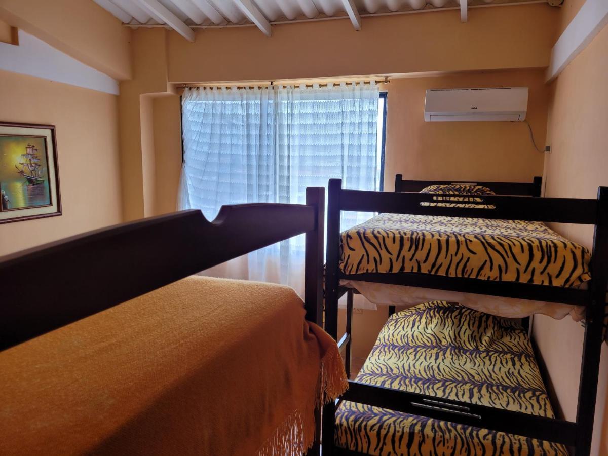 Hostal Haziel Salinas  Buitenkant foto