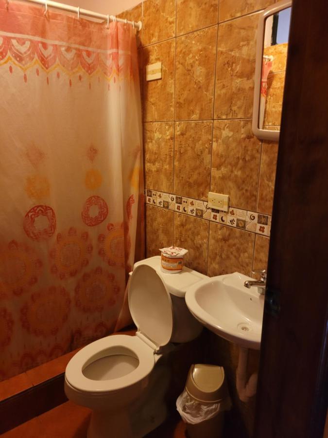 Hostal Haziel Salinas  Buitenkant foto