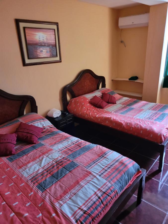 Hostal Haziel Salinas  Buitenkant foto