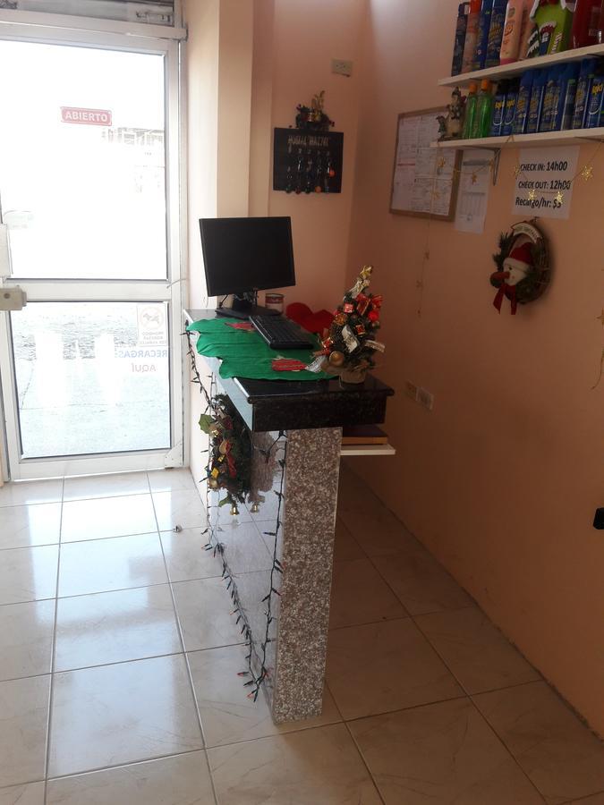 Hostal Haziel Salinas  Buitenkant foto