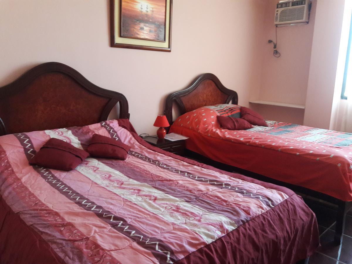 Hostal Haziel Salinas  Buitenkant foto