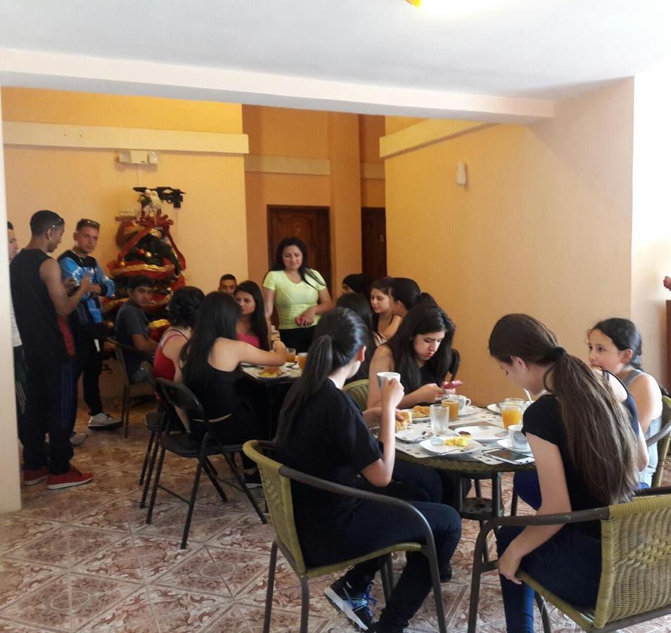 Hostal Haziel Salinas  Buitenkant foto